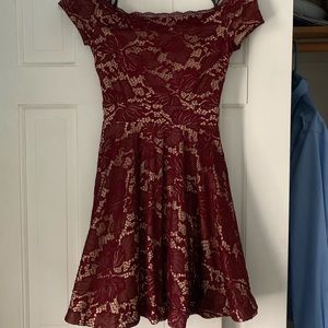 ☆Maroon Lace Short off the shoulder Formal Dress☆
